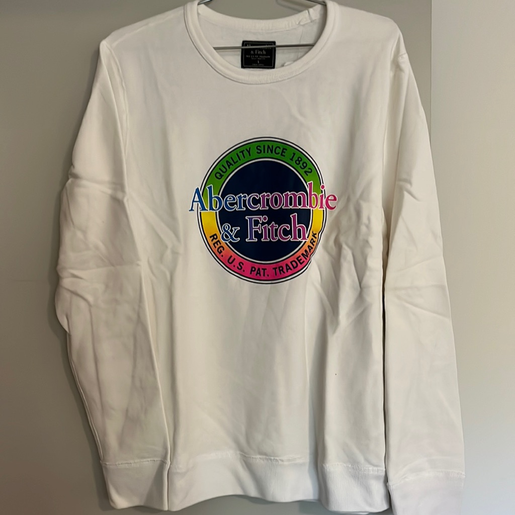 Abercrombie & Fitch Men’s Graphic Sweatshirt, Size Small, Color White. Brand New